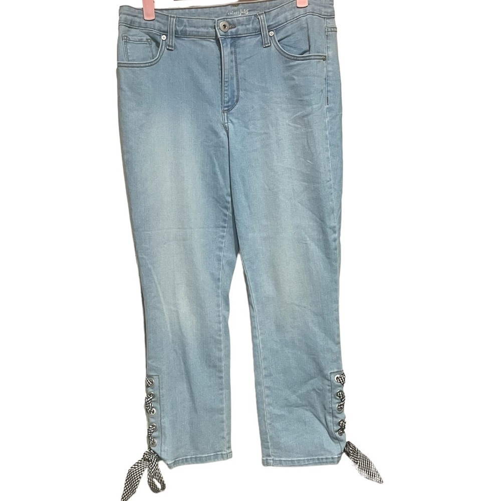 Laceup ankle jeans in avalon wash NWOT - Picture 5 of 6